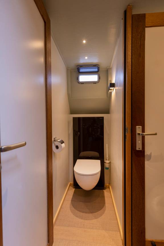 Toilet aan boord van tweemastklipper Avontuur