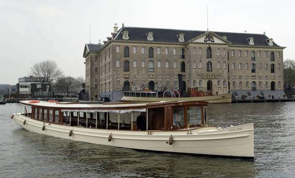 Salonboot Adeline bij het Scheepvaartmuseum in Amsterdam
