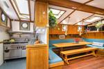 Salon en open keuken van de Bonnefooi