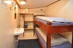 Hut met stapelbed en wastafel op de Chateauroux