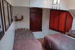 Hut met twee losse bedden aan boord van de Engelburg