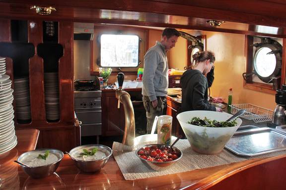 Bar en doorgang naar de salon van de Mars