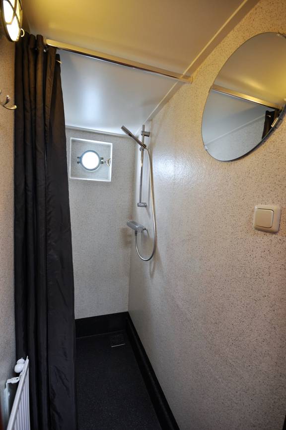 Douche aan boord van de Passaat