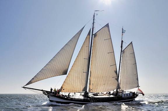 Klipper Passaat onder zeil op open water