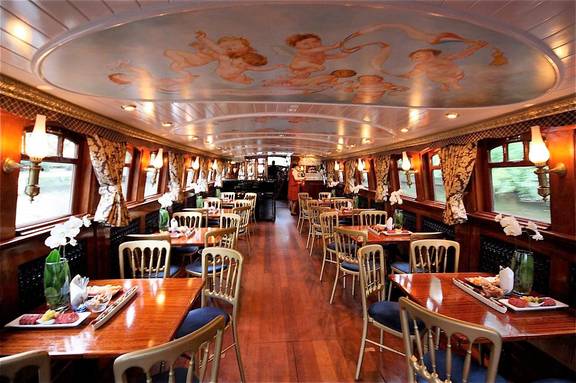 Partyboot Soeverein salon
