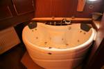 Partyboot Soeverein sanitair jacuzzi