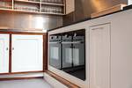 Twee ovens in de kombuis van de Vrijheid