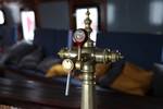 Biertap in de salon van de Vrijheid